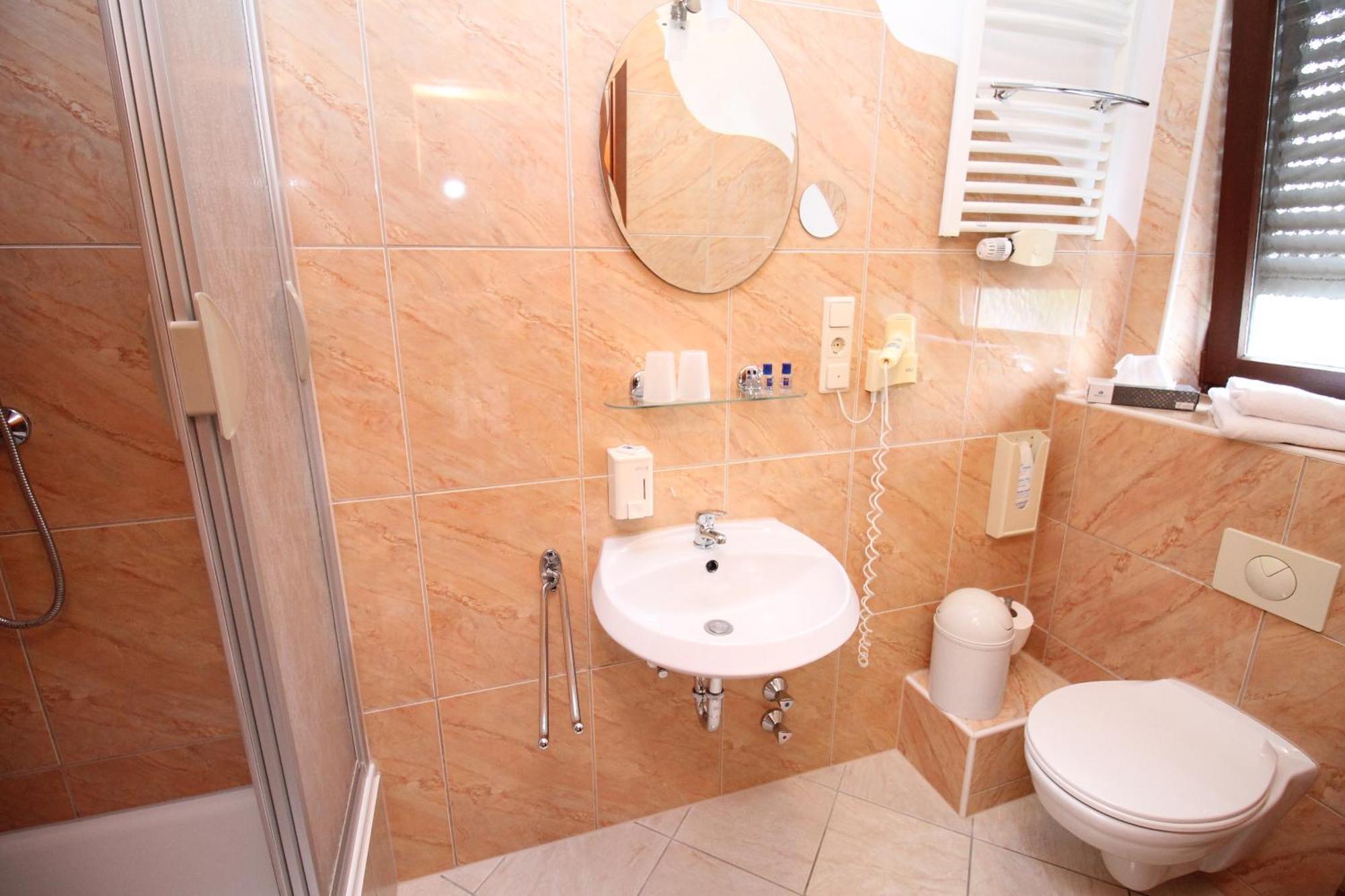 Hotel Geromont Plaidt Bagian luar foto