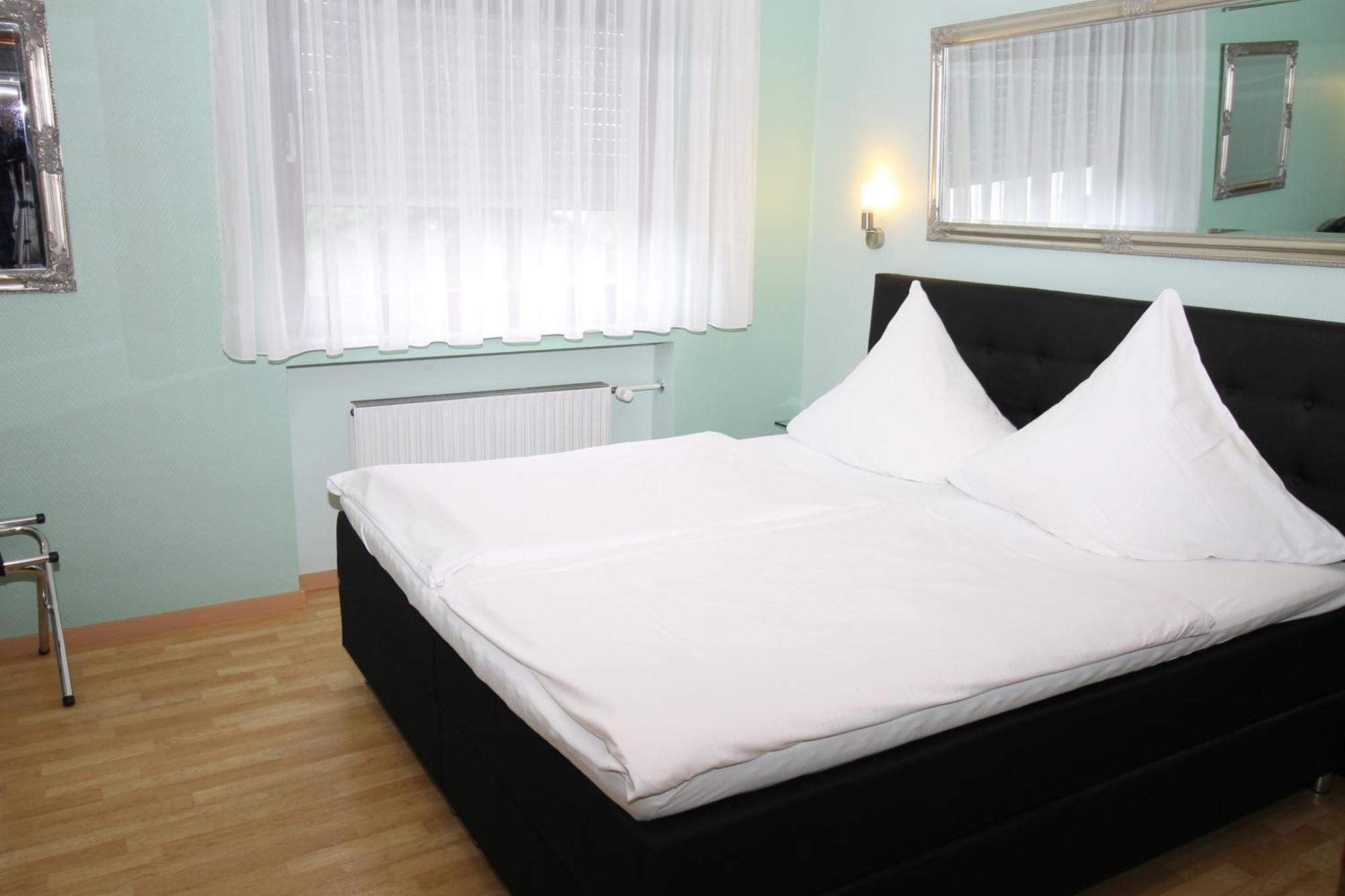 Hotel Geromont Plaidt Bagian luar foto