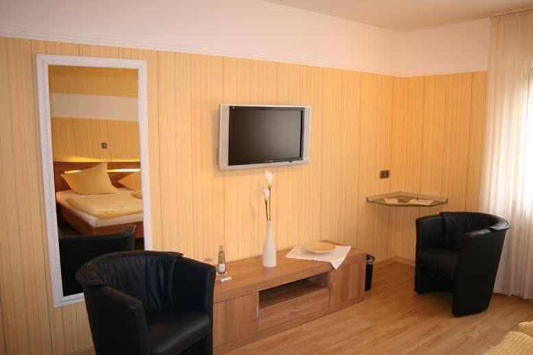 Hotel Geromont Plaidt Bagian luar foto